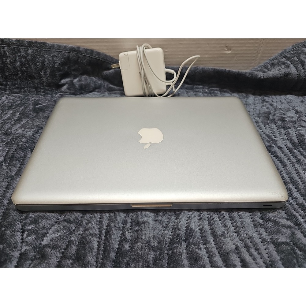 2009 Apple MacBook 13'' Core 2 Duo 2.53GHz 4GB RAM 250GB HD **parts